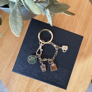 (Category: ) located in . Submitted by whitxpickxtfxncx (Listing ID 1388376345, Image 1). Description: .