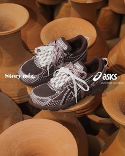(Category: ) located in . Submitted by sneakers (Listing ID 1388355840, Image 1). Description: .