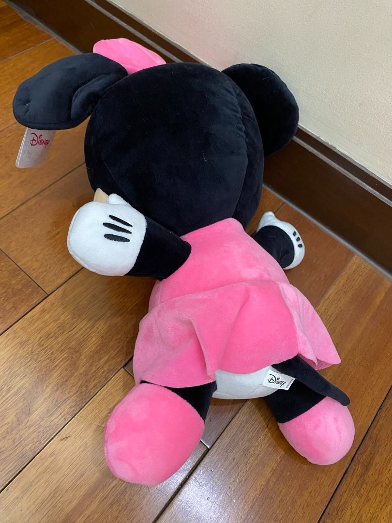 stuff toy disney minnie mouse 18inch (Category: Plushies & Soft Toys) located in Paranaque City. Submitted by feliceyk (Listing ID 1388311844, Image 3). Description: Pikcup Location: Makati City Brand: Disney Model: Minnie Mouse Size: 18inches (head to toe) x 9inches (width) Price: 500php Condition: Brandnew with tag , with free gift wrapper **available pa until posted tong ads **pickup 24.7 at my makati condo **last price for fast transaction.