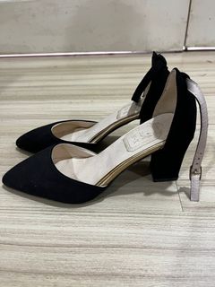 (Category: ) located in . Submitted by feeka_closet (Listing ID 1388404294, Image 1). Description: .