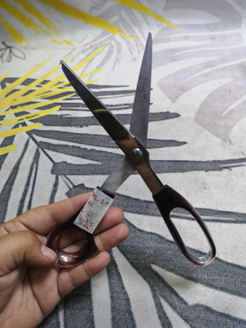 Thin Material Scissor (Category: Craft Supplies & Tools) located in Santa Cruz. Submitted by jmy_surplus.2 (Listing ID 1388463292, Image 2). Description: Size ; L - 21 W - 7.5 Color ; Black Type ; Scissor Brand ; No Brand Material ; Stainless Steel Style ; Multi Purpose Scissor MK D9 JMY 5 Batch #142.