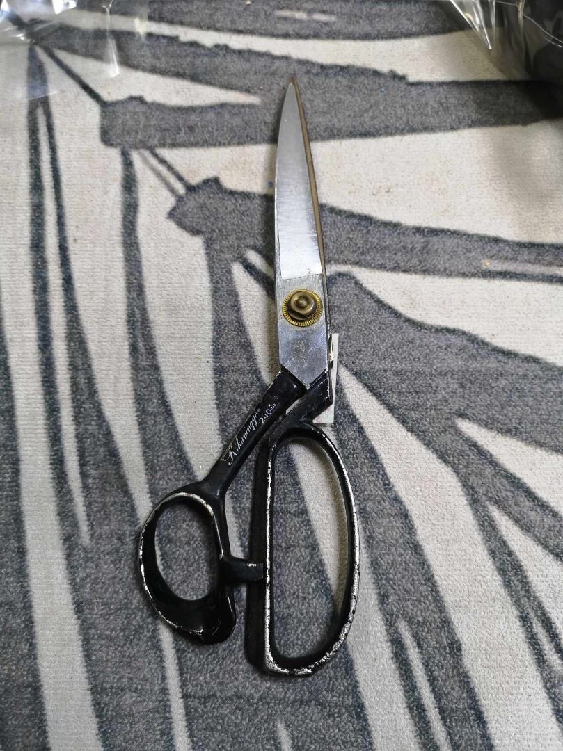 Thin Materials Shearing Tool (Category: Craft Supplies & Tools) located in Santa Cruz. Submitted by jmy_surplus.2 (Listing ID 1388464768, Image 1). Description: Size ; L - 24 W - 8 Color ; Black Type ; Scissor Brand ; No brand Material ; Stainless Style ; Black Scissor MK D9 JMY 5 Batch #142.