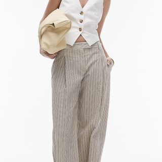 (Category: ) located in . Submitted by newgcloset (Listing ID 1388331785, Image 1). Description: .