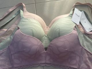 (Category: ) located in . Submitted by wlclothset (Listing ID 1388318634, Image 1). Description: .