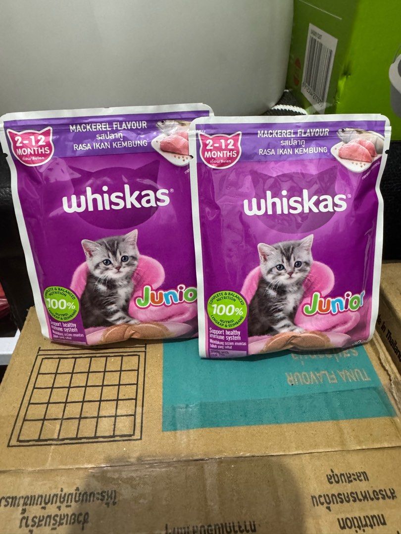 WHISKAS JR wetfood (Category: Pet Food) located in Manila. Submitted by mitchmacy (Listing ID 1388314738, Image 3). Description: 700 per box , mackerel and tuna flavor pwedeng mix pwede isang flavor lang.