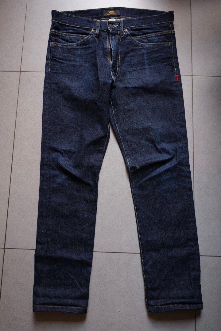 Wtaps （分類：牛仔褲）位於 Hong Kong。 由 lamdogcom 提交（商品編號 1388319545，圖片 9）。簡介： 出售wtaps 5條褲 深藍色長褲 size s $300 多袋長褲 size M $300 牛仔褲全部size M $300 x 3 全要 Total $1300 。