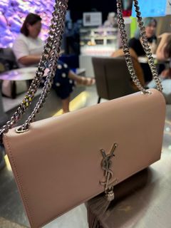 (Category: ) located in . Submitted by princess@preloved (Listing ID 1388409912, Image 1). Description: .