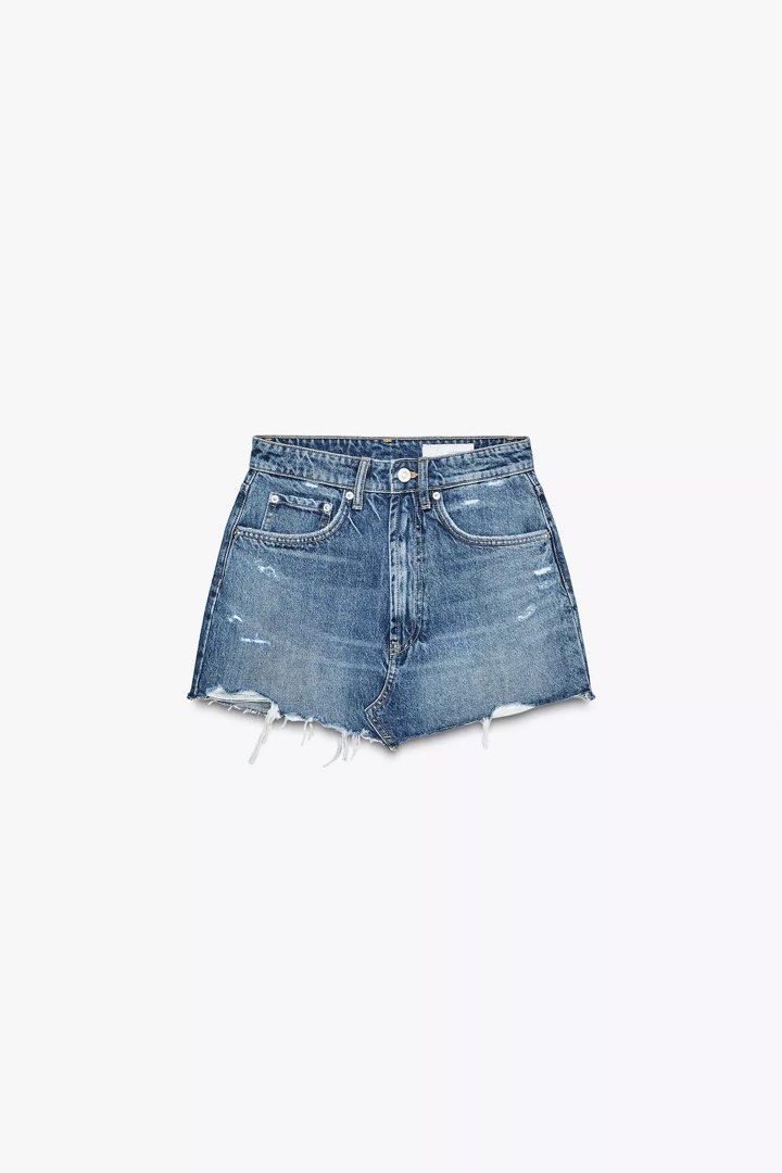 Zara Denim Mini Skirt (Category: Skirts) located in Marikina City. Submitted by minsh113 (Listing ID 1388310178, Image 1). Description: Brand new with tag Rfs- too many denim skirts/need funds.