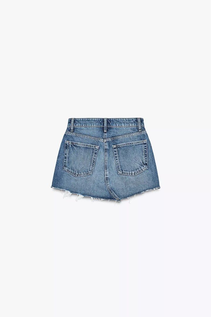 Zara Denim Mini Skirt (Category: Skirts) located in Marikina City. Submitted by minsh113 (Listing ID 1388310178, Image 2). Description: Brand new with tag Rfs- too many denim skirts/need funds.