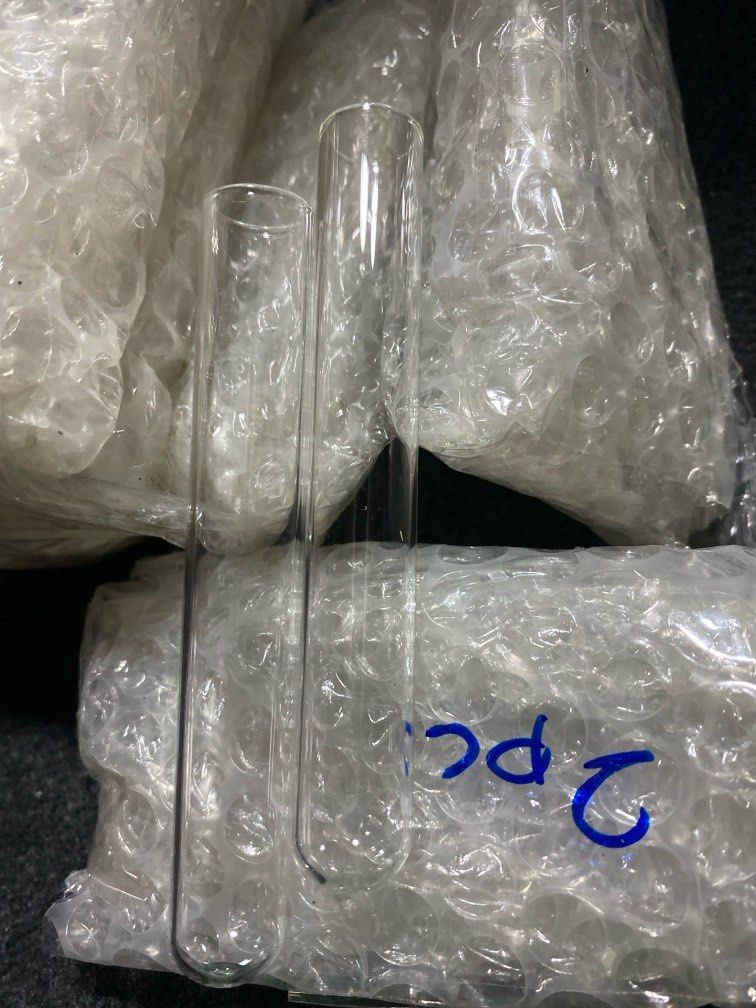 🧪 10pcs Standard Test Tubes (Unused, Lab/School Use) (Category: Medical Supplies & Tools) located in Antipolo. Submitted by ci4riel (Listing ID 1388570608, Image 1). Description: Condition: Brand new / unused Material: Glass (standard laboratory type) Suitable for: School experiments, science projects, lab use or crafts. Quantity: 10pcs in total ✅ Good for students, teachers, or hobbyists. .