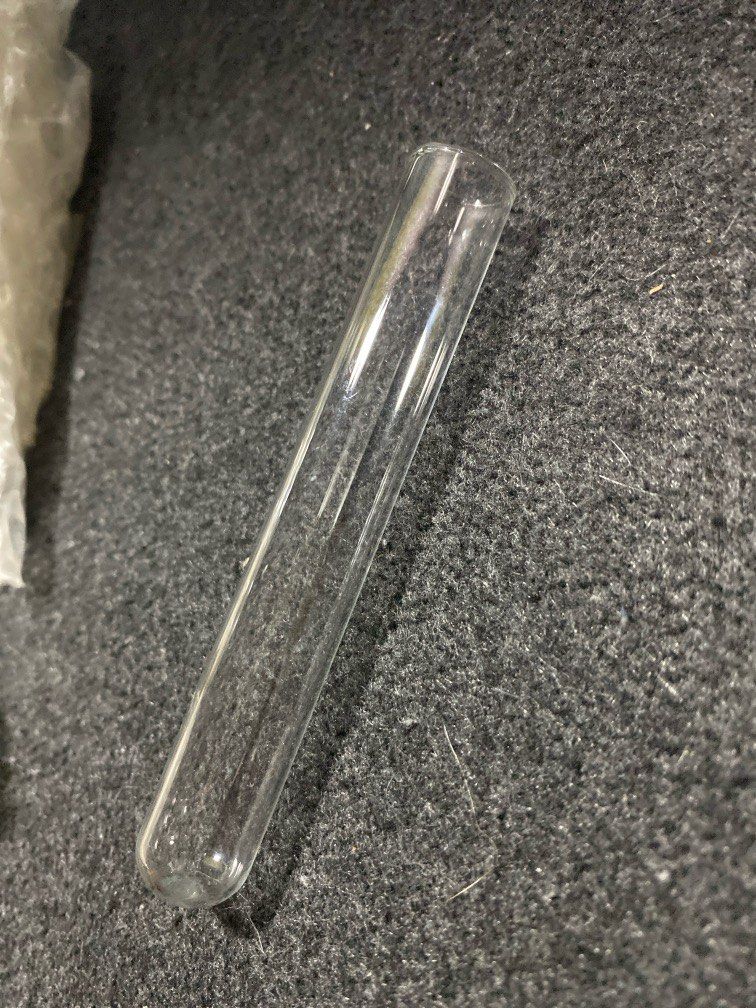 🧪 10pcs Standard Test Tubes (Unused, Lab/School Use) (Category: Medical Supplies & Tools) located in Antipolo. Submitted by ci4riel (Listing ID 1388570608, Image 2). Description: Condition: Brand new / unused Material: Glass (standard laboratory type) Suitable for: School experiments, science projects, lab use or crafts. Quantity: 10pcs in total ✅ Good for students, teachers, or hobbyists. .