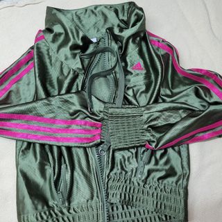 （分類：）位於 。 由 jjoybrendaa 提交（商品編號 1388578309，圖片 1）。簡介： 。