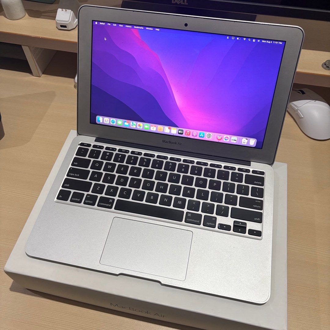Apple MacBook Air (11-inch, Early 2015) (Category: Laptops & Notebooks) located in Las Pinas. Submitted by rei.archvd (Listing ID 1388677217, Image 3). Description: Apple MacBook Air (11-inch, Early 2015) PHP 10,200 Secondhand Apple MacBook Air (11-inch, Early 2015) 4GB Storage: 121 GB for only 10,300 • Processor 1.6 GHz Dual-Core Intel Core i5 • Memory 4GB 1600 MHz DDR3 • Storage: 121 GB • Graphics Intel HD Graphics 6000 1536 MB • With Box • Rep