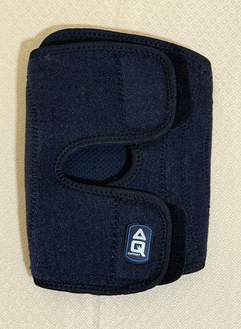 AQ Knee Stabilizer - Premium Support for Active Recovery (Category: Braces, Support & Protection) located in Makati City. Submitted by mount_assetace (Listing ID 1388649622, Image 2). Description: Lightly used (less than 10times), this AQ Knee Stabilizer is ready to support someone new. Designed for sore or injured knees, it provides reliable compression and stability to aid healing and prevent further strain. ✅ Ideal for post injury recovery or 
