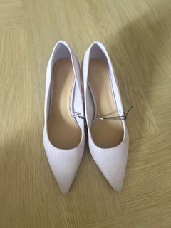 (Category: ) located in . Submitted by zr_wardrobe (Listing ID 1388515453, Image 1). Description: .