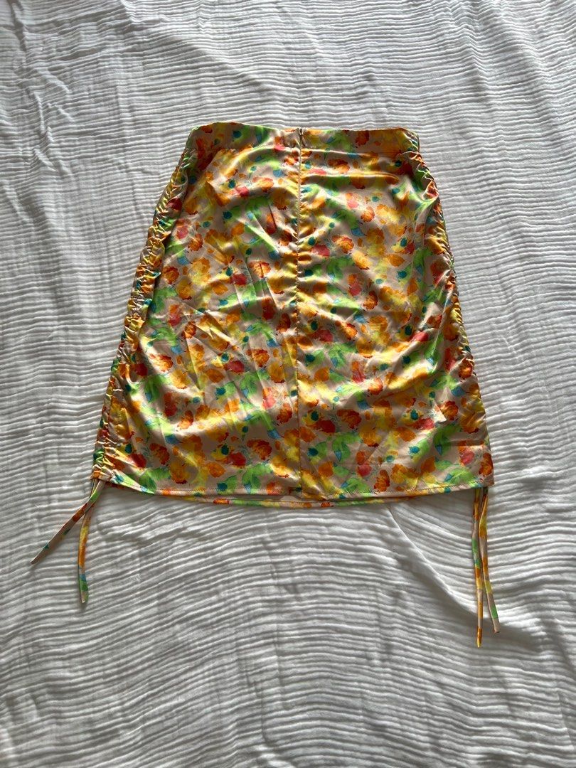 CARLENE DESIGNS Ruched Skirt (Category: Skirts) located in Antipolo. Submitted by prebym_ (Listing ID 1388613668, Image 2). Description: .