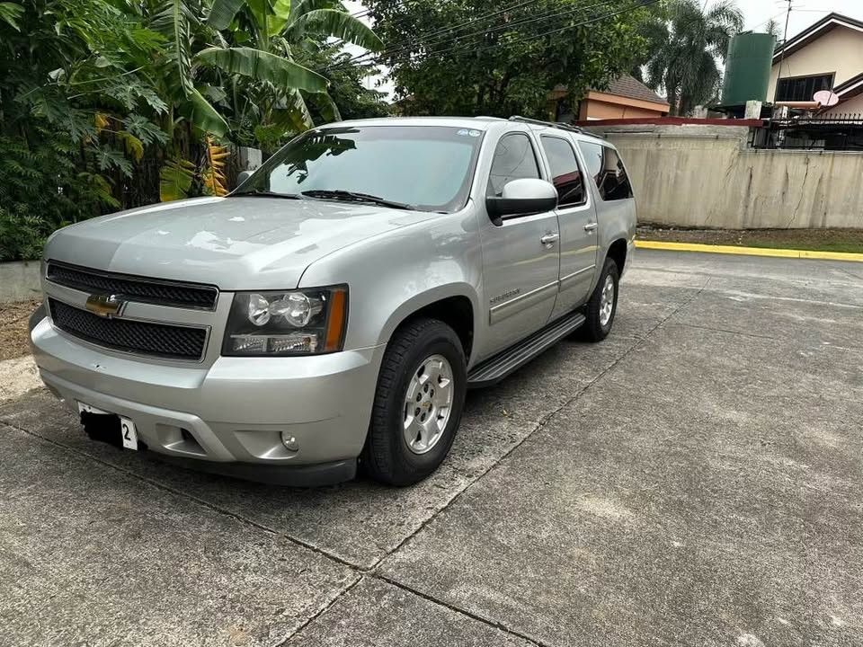 Chevrolet suburban suburban Auto (Category: Used Cars) located in Paranaque City. Submitted by gabriellecruz89 (Listing ID 1388643586, Image 1). Description: well-maintained with captain seats coding Mondays mileage 40,000 reason for selling: bought a new car.