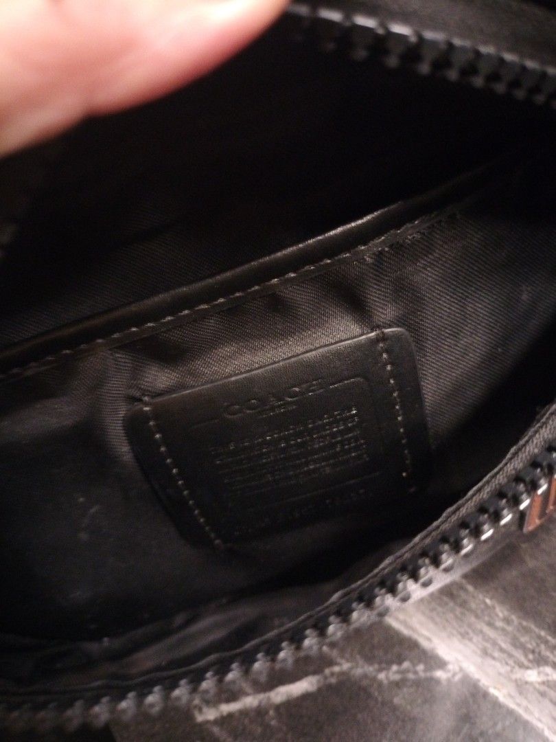 Coach belt bag for only 4k (Category: Looking For) located in Pasig City. Submitted by wenaquilay (Listing ID 1388624118, Image 2). Description: slight used but not abused. DM me negotiable.