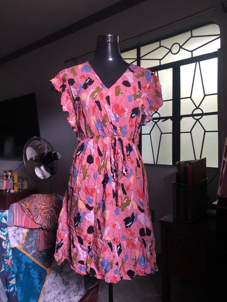 Colorful v-neck Dress (Category: Dresses) located in Calamba. Submitted by ilablue (Listing ID 1388574620, Image 1). Description: Chest: 19in Length: 36in Waist:20-36 super stretchable waist No stains/holes Can fit m-l.