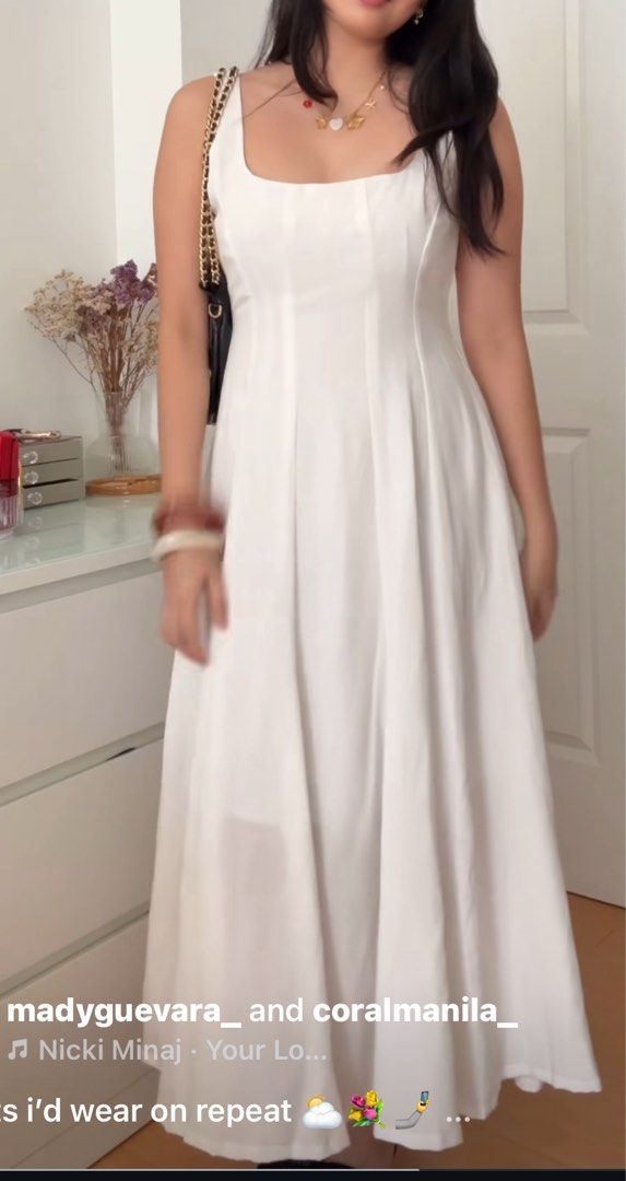 Coral Manila dress (Category: Dresses) located in Manila. Submitted by alwaysdeclutteringthings (Listing ID 1388623313, Image 2). Description: Paid 4k Beige cream Rfs decluttering .