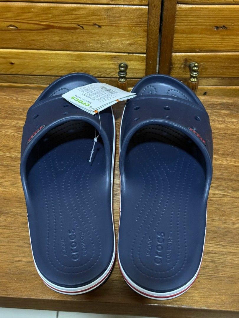 Crocs Bayaband Slide (Category: Slippers & Slides) located in Taguig. Submitted by samcali (Listing ID 1388637220, Image 3). Description: Received as a gift, but it's the wrong size selling as it doesn't fit.
