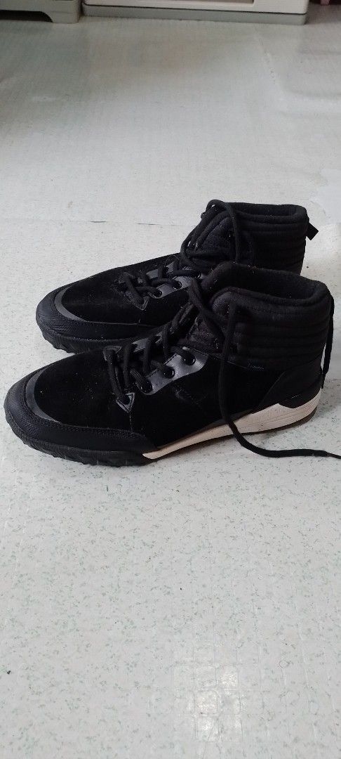 element shoes (Category: Sneakers) located in Marikina City. Submitted by brandodracu (Listing ID 1388554576, Image 1). Description: came from canada size "10 preloved declutter.