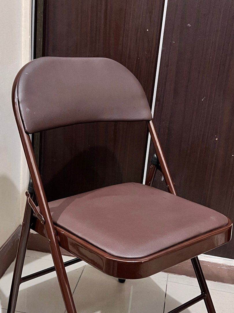folding chair brown steel comfy (Category: Chairs) located in Manila. Submitted by mvx.xv (Listing ID 1388625212, Image 2). Description: looks brand new super slightly used .