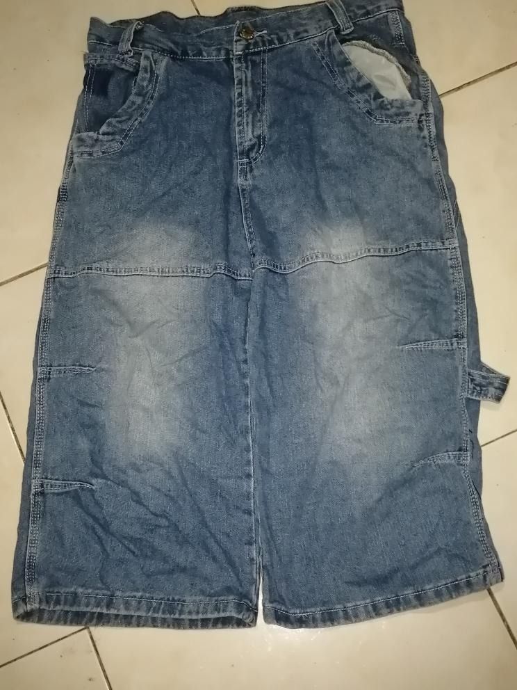 Fox carpenter jorts (Category: Shorts) located in Baguio. Submitted by tigidongti15327 (Listing ID 1388617987, Image 2). Description: Wla po ung tag Baguio loc lng plss.
