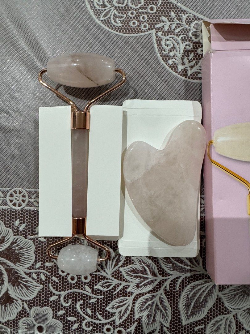 Gua shua and roller rose quartz (Category: Face Care) located in Manila. Submitted by bunanni (Listing ID 1388613766, Image 3). Description: Brandnew With box Gua shua face roller.
