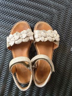(Category: ) located in . Submitted by marayden (Listing ID 1388608261, Image 1). Description: .