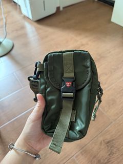（分類：）位於 。 由 bbalax 提交（商品編號 1388648069，圖片 1）。簡介： 。