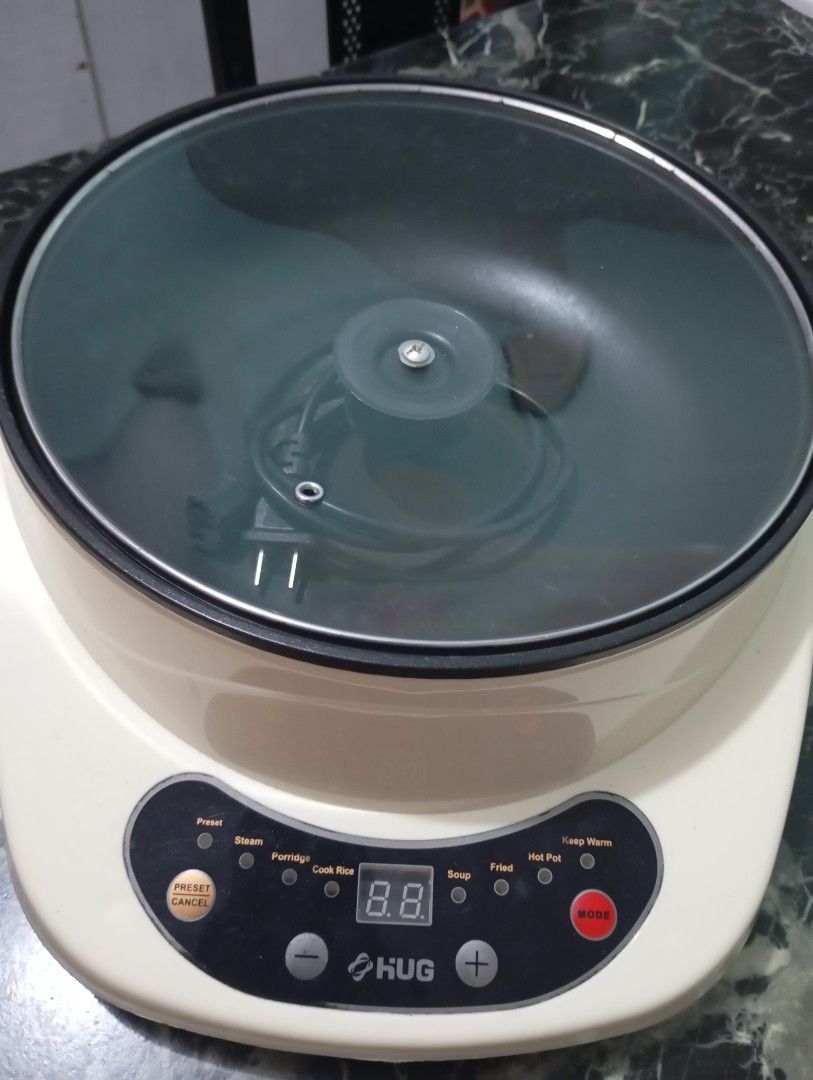 Induction pan cooker (Category: Cookware & Accessories) located in Manila. Submitted by selling.ph (Listing ID 1388505168, Image 1). Description: HUG induction pan cooker.