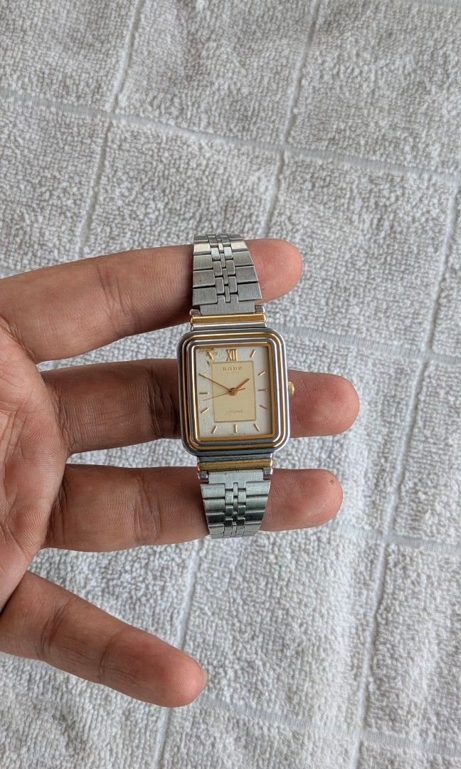jam tangan vintage rado tank classy (Kategori: Jam & Perhiasan Antik) berada di Surabaya. Dikirim oleh aderyan14_ (ID iklan 1388552453, Gambar 2). Deskripsi: kondisi utuh mulus normal fungsional tinggal pakai.