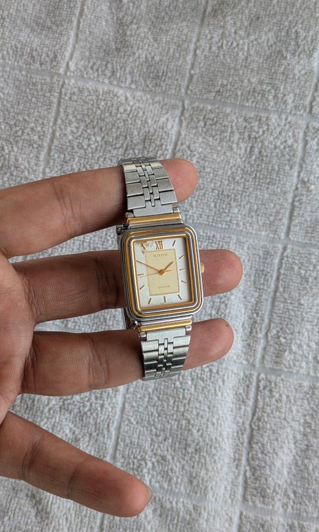 jam tangan vintage rado tank classy (Kategori: Jam & Perhiasan Antik) berada di Surabaya. Dikirim oleh aderyan14_ (ID iklan 1388552453, Gambar 3). Deskripsi: kondisi utuh mulus normal fungsional tinggal pakai.