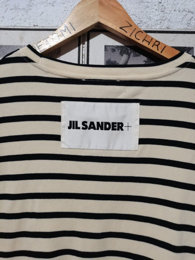JIL SANDER - Striped Logo Cotton Shirt (Category: Tshirts & Polo Shirts ) located in Masbate. Submitted by zichri (Listing ID 1388625626, Image 3). Description: Excellent condition Super kapal ng tela Color Rate 10/10 Conditon 10 WIDTH: 23 LENGTH: 27 Medium on Washtag.