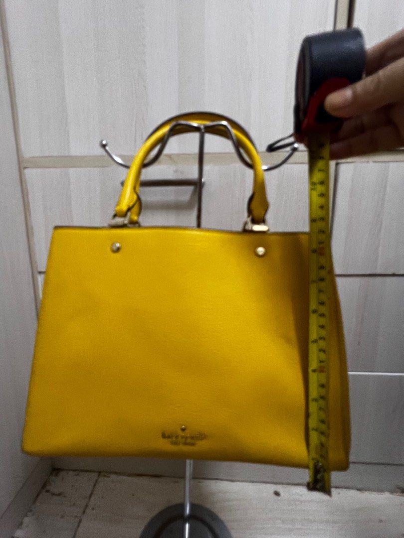 Kate Spade (Category: Luxury Bags & Wallets) located in Muntinlupa City. Submitted by ababrl (Listing ID 1388577947, Image 3). Description: Never been used Nakatago lng po bought in Australia last year Rfs: migrating soon Issue: NONE.