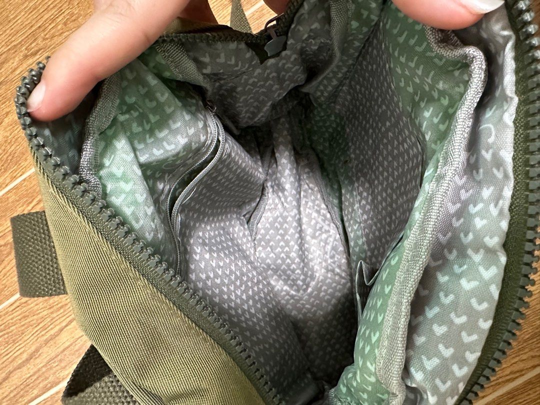 Kipling Mini Backpack (Category: Backpacks) located in Manila. Submitted by rigelsarmiento (Listing ID 1388591706, Image 2). Description: RFS: Decluttering used twice for gym. still good as new.