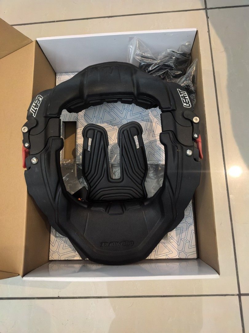 Leatt GPX 4.5 Neck Brace (Category: Braces, Support & Protection) located in Singapore. Submitted by therapeuticgreen (Listing ID 1388577208, Image 1). Description: - Leatt GPX 4.5 neck brace - Excellent condition - Designed for off-road and motocross - Provides crucial neck protection - Comfortable and adjustable - Includes original box.