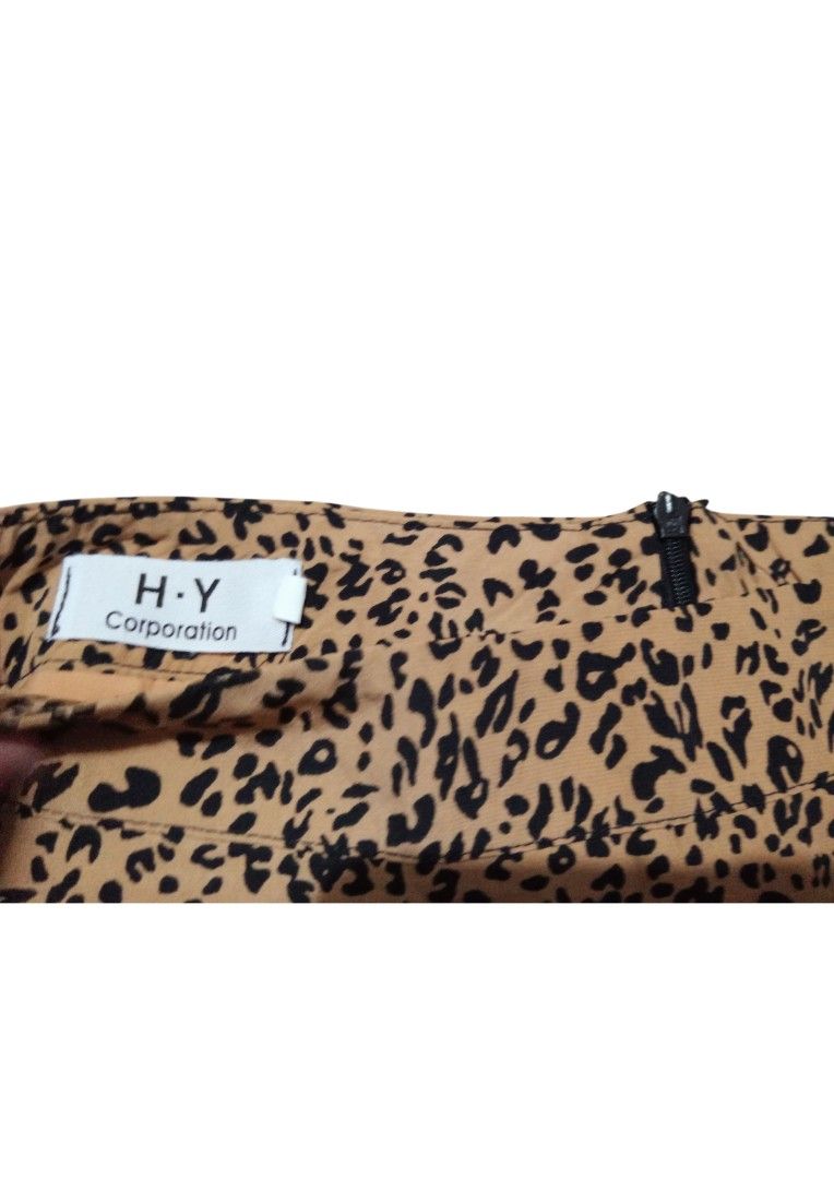 Leopard Long Skirt| Leopard A-Line Long Skirt (Category: Skirts) located in Quezon City. Submitted by luv.riz (Listing ID 1388583589, Image 2). Description: 24 to 25 wl | 30 l Nbu With inner lining Perfect for petite girlies Ganda ng tela 💗 Location: Quezon City 💗 MOP: Gcash 💗 All items are in good condition, but please, still manage your expectations..