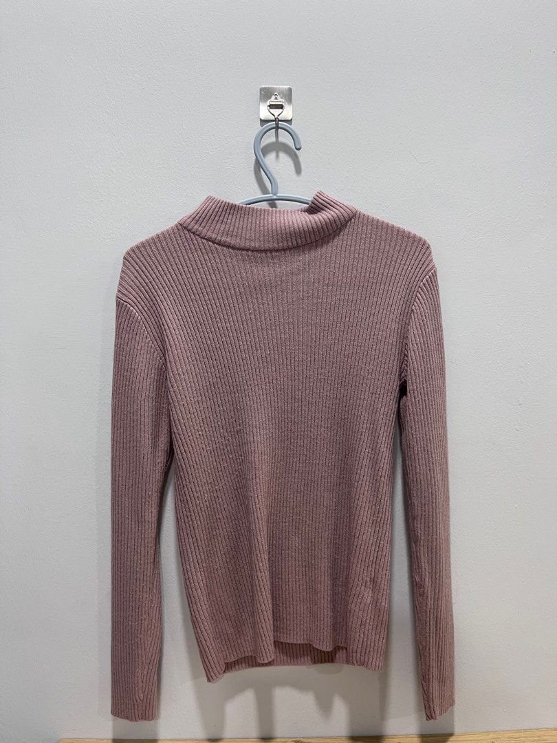 long sleeve basic top (Category: Blouses) located in Batu Pahat. Submitted by 423tjn (Listing ID 1388695368, Image 3). Description: - price exclude postage Clearing out my wardrobe - hoping to find it a new home! Feel free to ask for more photos or measurements 💗💗.