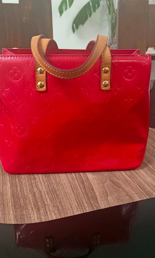 LV Monogram Vermis (Category: Luxury Bags & Wallets) located in Dauin. Submitted by petitevintagestyle (Listing ID 1388569142, Image 3). Description: LOUIS VUITTON Monogram Vernis Reade PM Hand Bag Red size: 25cm / 10in (Approx comes with a dustbag.