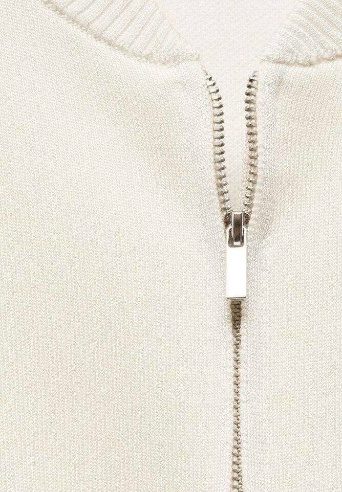 Mango zip cardigan sweater plussize (Category: Coats, Jackets and Outerwear) located in Kuala Lumpur. Submitted by prelovedbyadz (Listing ID 1388699581, Image 3). Description: Worn once.