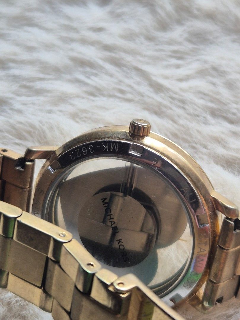 Michael kors heart crystal watch (Category: Women's Watches) located in Iloilo. Submitted by hellowanderer (Listing ID 1388594291, Image 3). Description: .