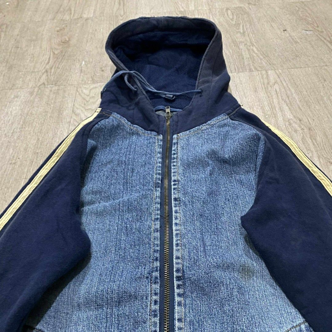 mix Denim Jacket for Men/Women (declutter) (Category: Coats, Jackets and Outerwear) located in Cabuyao City. Submitted by lackingly (Listing ID 1388554722, Image 2). Description: 20 width 25 length has stain so need wash shipping shouldered by buyer jnt/gcash.
