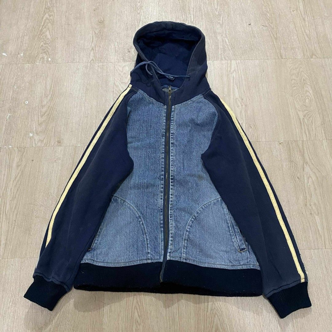 mix Denim Jacket for Men/Women (declutter) (Category: Coats, Jackets and Outerwear) located in Cabuyao City. Submitted by lackingly (Listing ID 1388554722, Image 1). Description: 20 width 25 length has stain so need wash shipping shouldered by buyer jnt/gcash.