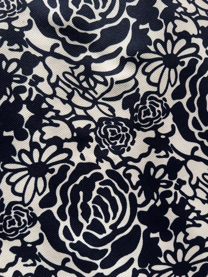 White and Navy Blue Floral Pattern Dress (Category: Dresses) located in Antipolo. Submitted by prebym_ (Listing ID 1388619328, Image 2). Description: .