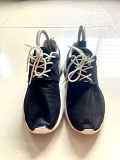 (Category: ) located in . Submitted by ynz_preloved (Listing ID 1388542657, Image 1). Description: .