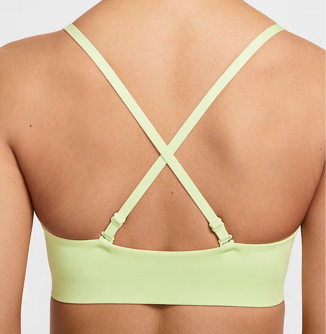 Nike Sports Bra (Category: Activewear) located in Pasig City. Submitted by cllnd (Listing ID 1388260982, Image 3). Description: .
