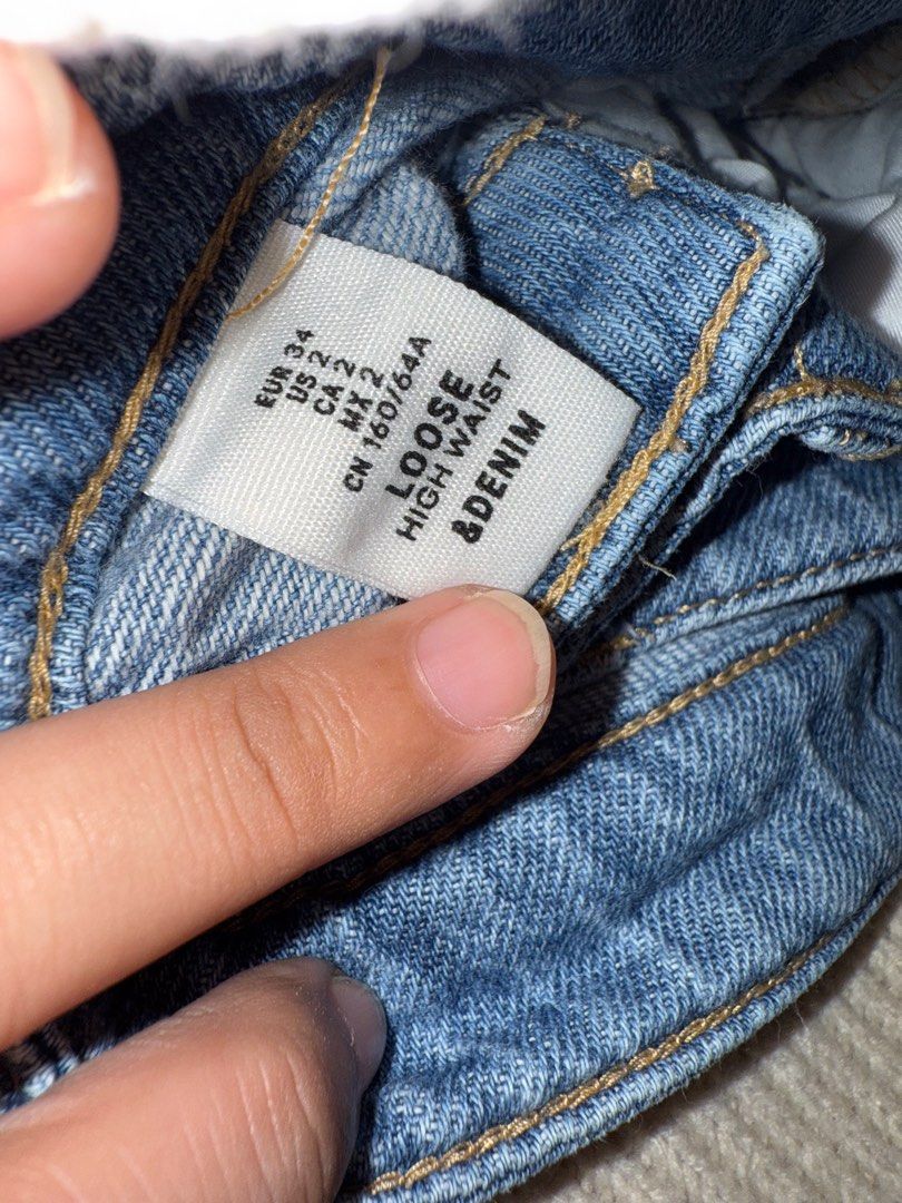 [ORIG] H&M SLIM MOM JEANS (Category: Jeans) located in San Mateo. Submitted by joysterr (Listing ID 1388563974, Image 3). Description: soft fabric and very nice fit! w-26-27 l-39.