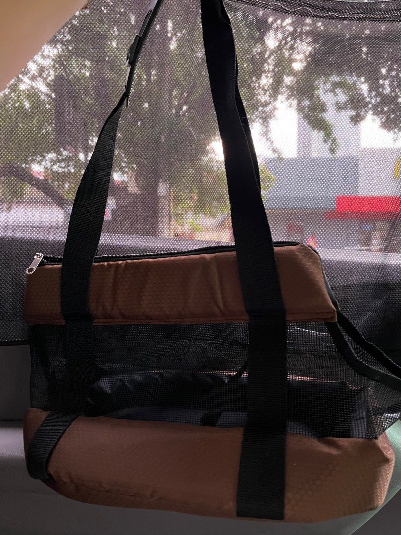 RUSH SALE Pet carrier (Medium Size on tag) (Category: Homes & Other Pet Accessories) located in Manila. Submitted by fcoll (Listing ID 1388585283, Image 1). Description: just bought, no issues rfs: wrong size, too small for my dog .